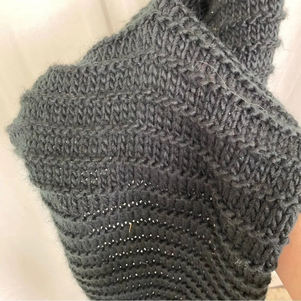 NEW ZARA black knit scarf